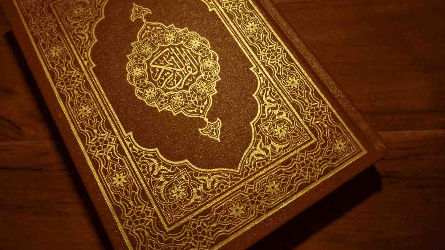 Tradition sunnite : la collecte du Coran sous ‘Umar, puis ‘Uthmān, et la destruction des codex concurrents